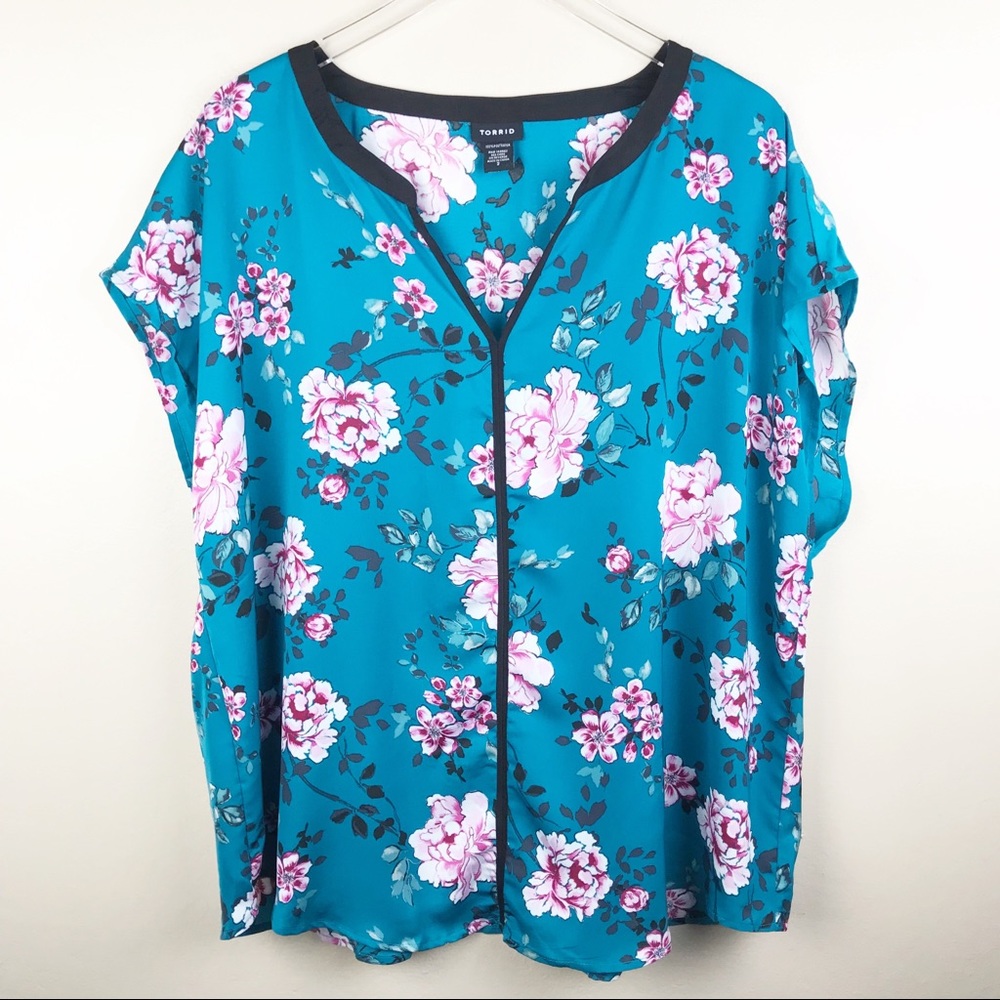 Torrid FLORAL PRINT CONTRAST DOLMAN TOP Size 2x